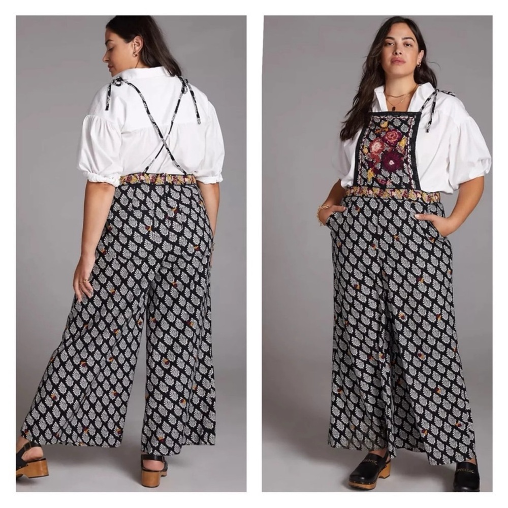 NWT ANTHRO Black Floral Embroidered Wide Leg Apron Jumpsuit Overalls Size 10 - Picture 3 of 16